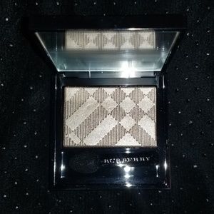 Burberry wet and dry eyeshadow nude